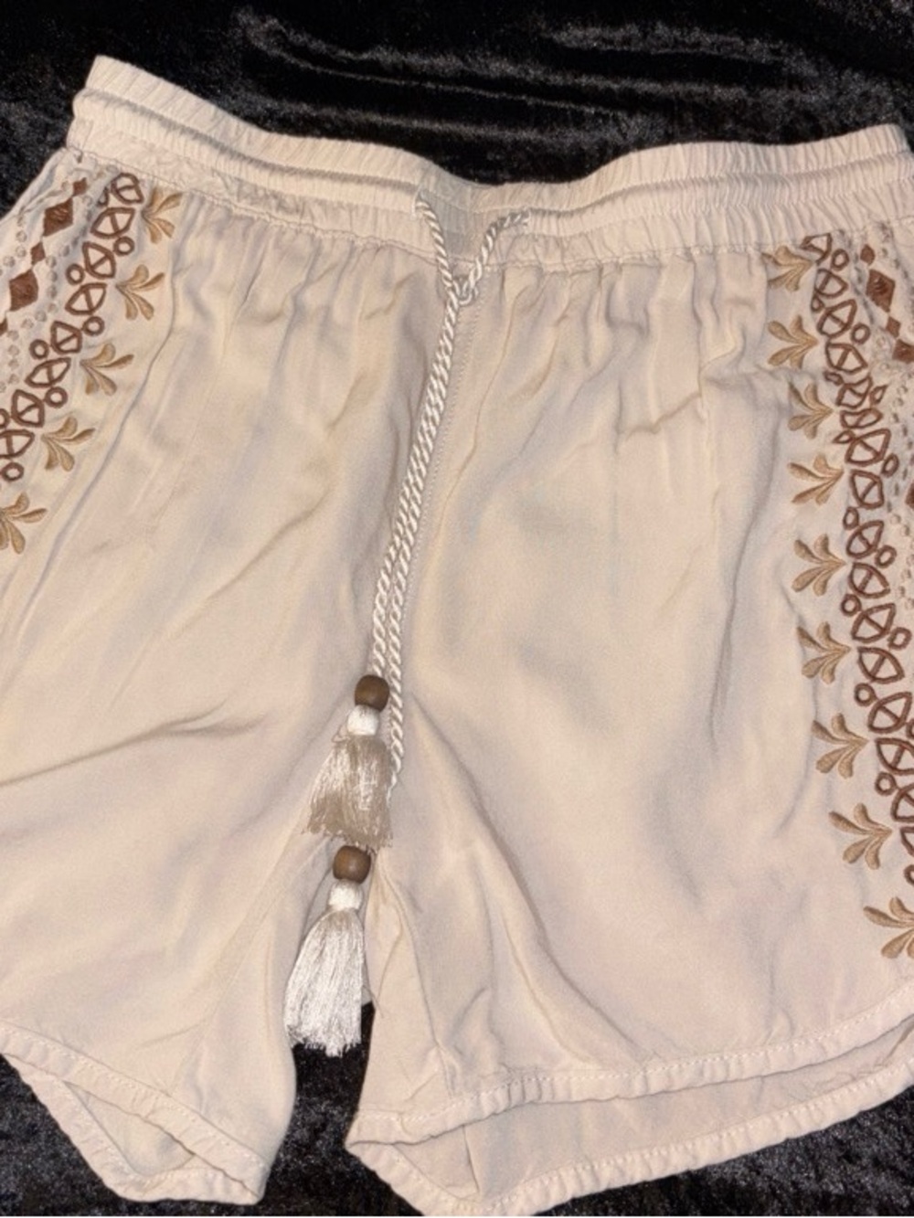 Sound/Style Embroidered Tassel Pull-On Shorts Small Cream Boho Beach

• Excellen